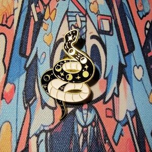 Women’s Accessories Black and White Snake Reptile with Gold Accents Enamel Pin